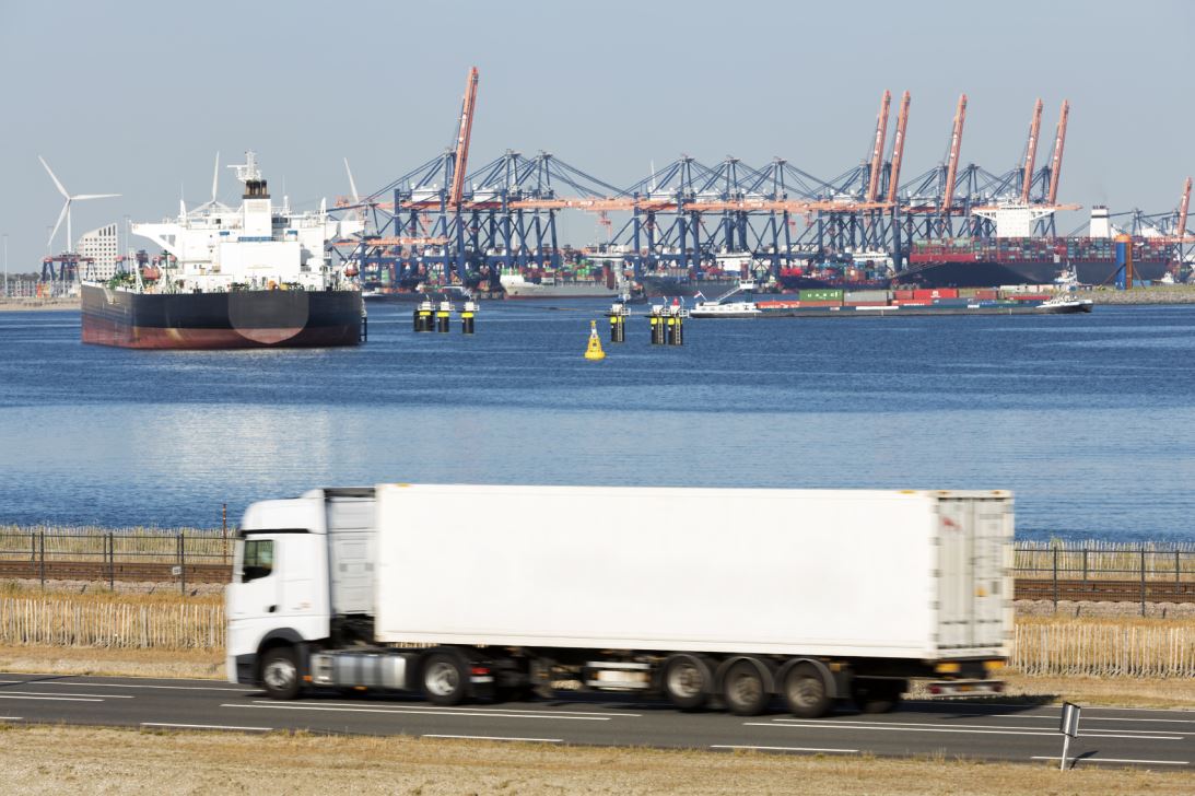 Export Iran - Lkw und Hafen
